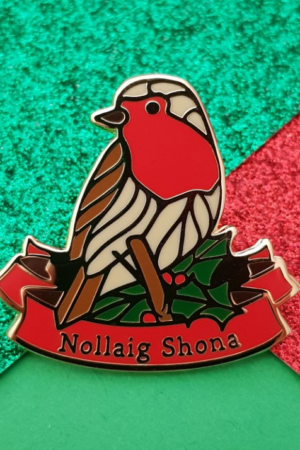 Badge - Nollaig Shona - Spideog (NineArrow) Enamel pin