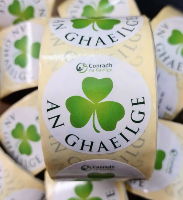 Stickers: An Ghaeilge (Roll of 100) Shamrock